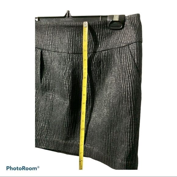 NWOT BCBGMaxAzria Textured Mini Skirt - Picture 4 of 5